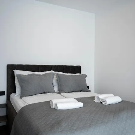 Felicita Deluxe With Free Parking Гостевой дом 4*