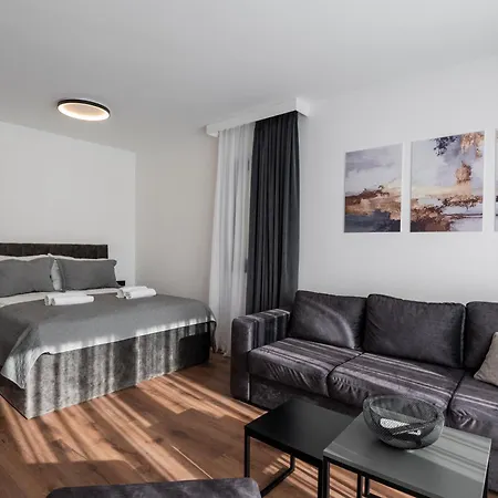 Felicita Deluxe With Free Parking Гостевой дом 4*