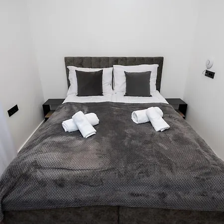 Felicita Deluxe With Free Parking Гостевой дом 4*