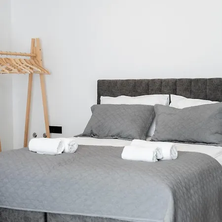 Felicita Deluxe With Free Parking 4*