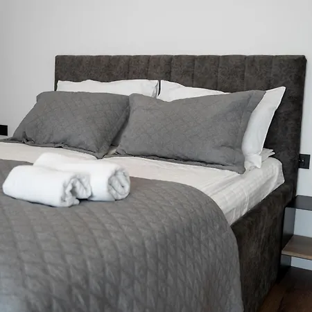 Felicita Deluxe With Free Parking Гостевой дом 4*