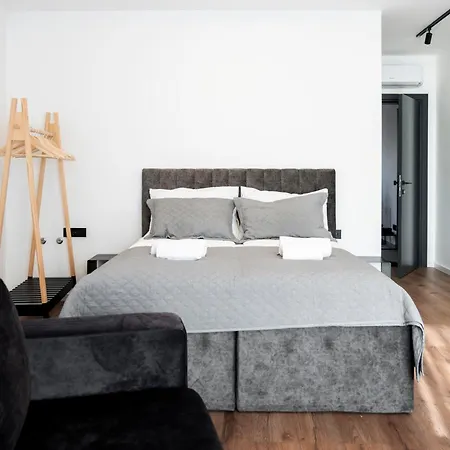 Гостевой дом Felicita Deluxe With Free Parking